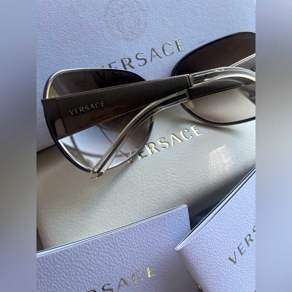 VERSACE Made in Italy Sunglasses - Picture 7 of 16